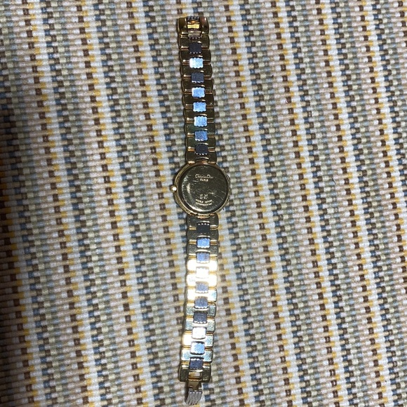 Watch - Picture 2 of 3